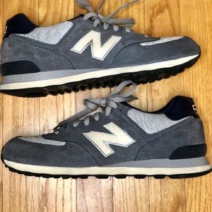 LIKE NEW Men’s New Balance 574 Size US 11